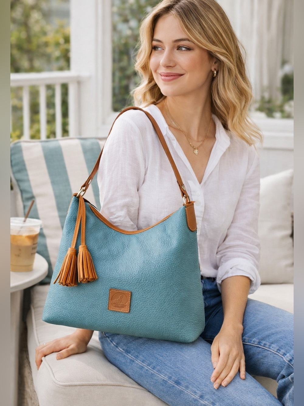 Dooney & Bourke Paige Sac Hobo - Picture 3 of 10